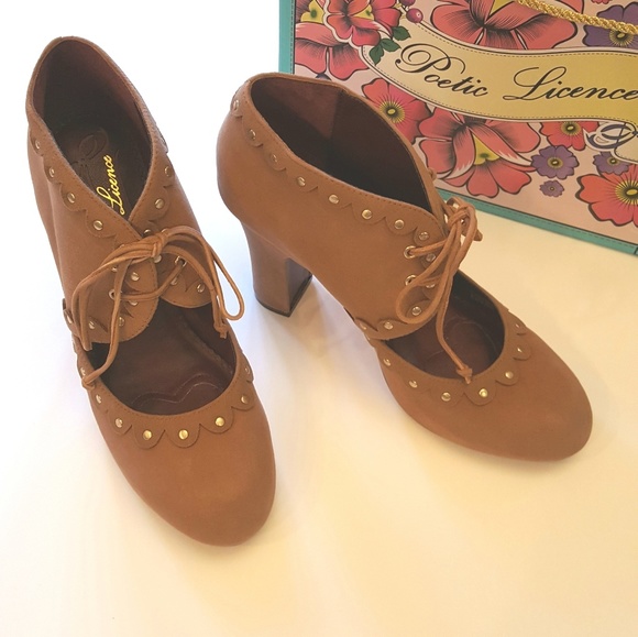 Poetic License Darling Dreams Platform Pump - Picture 2 of 3